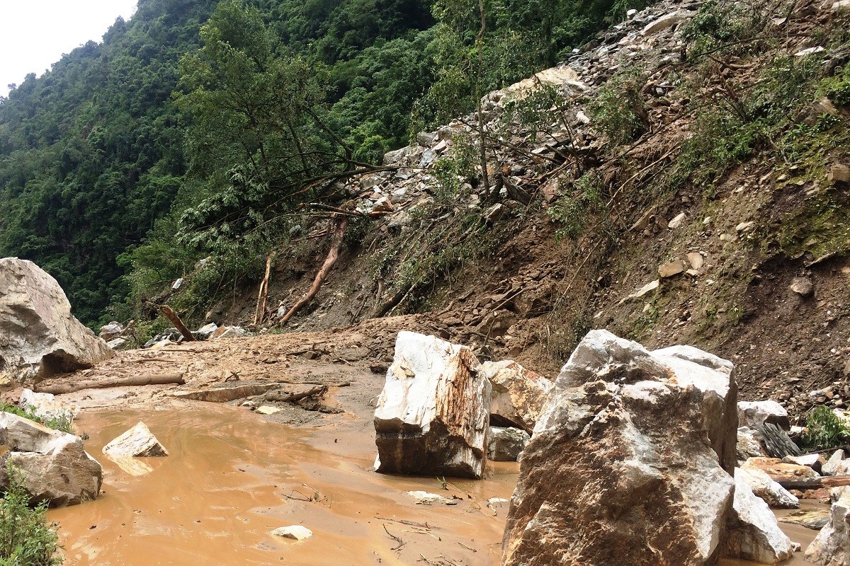 कालीगण्डकी करिडोर पहिरोले अवरुद्ध , दक्षिण क्षेत्रमा सम्पर्क टुट्यो