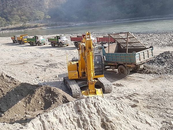 नदीजन्य सामग्री उत्खनन्‌को विरोधमा स्थानीय