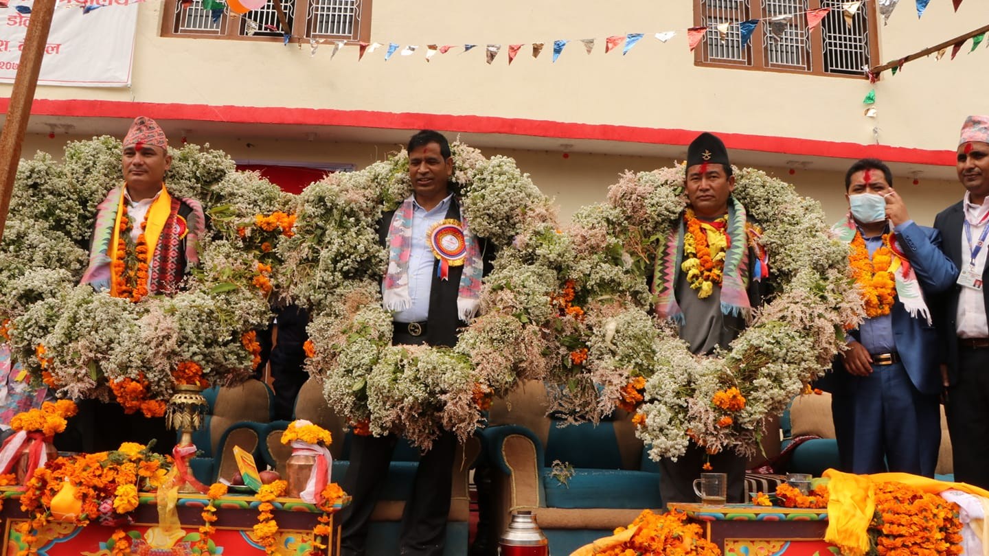 डोल्पा पुगेका मु’ख्यमन्त्री शाहीलाई ४० कि’लोको माला !