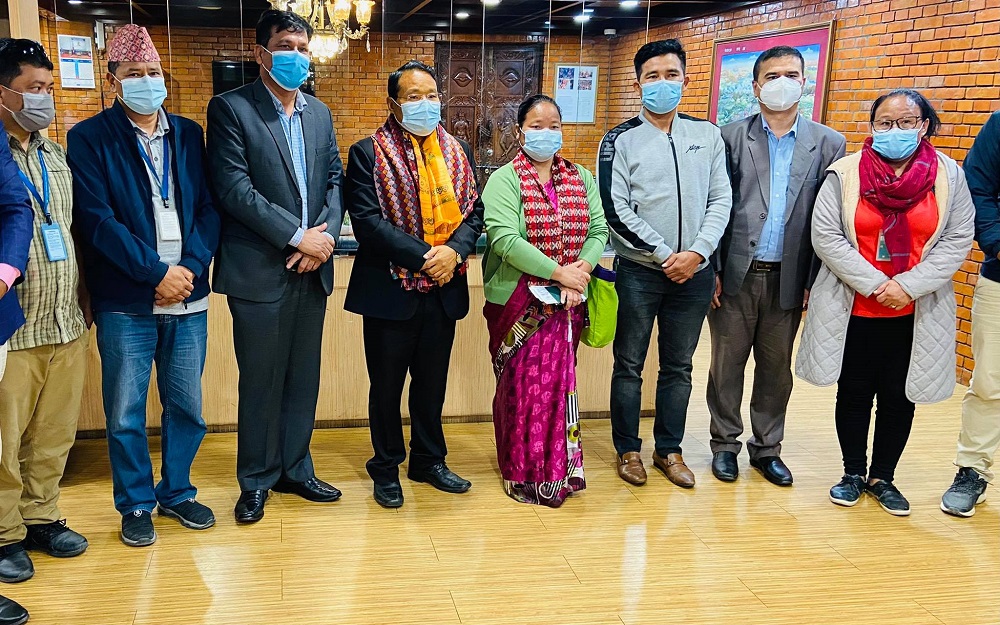 उप’चारका लागि नेता वर्षमान पुन थाइ’ल्याण्ड उ’डे