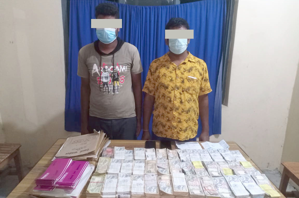 वीरगञ्जबाट स्रो’त नखु’लेको साढे ३८ लाखसहित दुई जना प’क्राउ