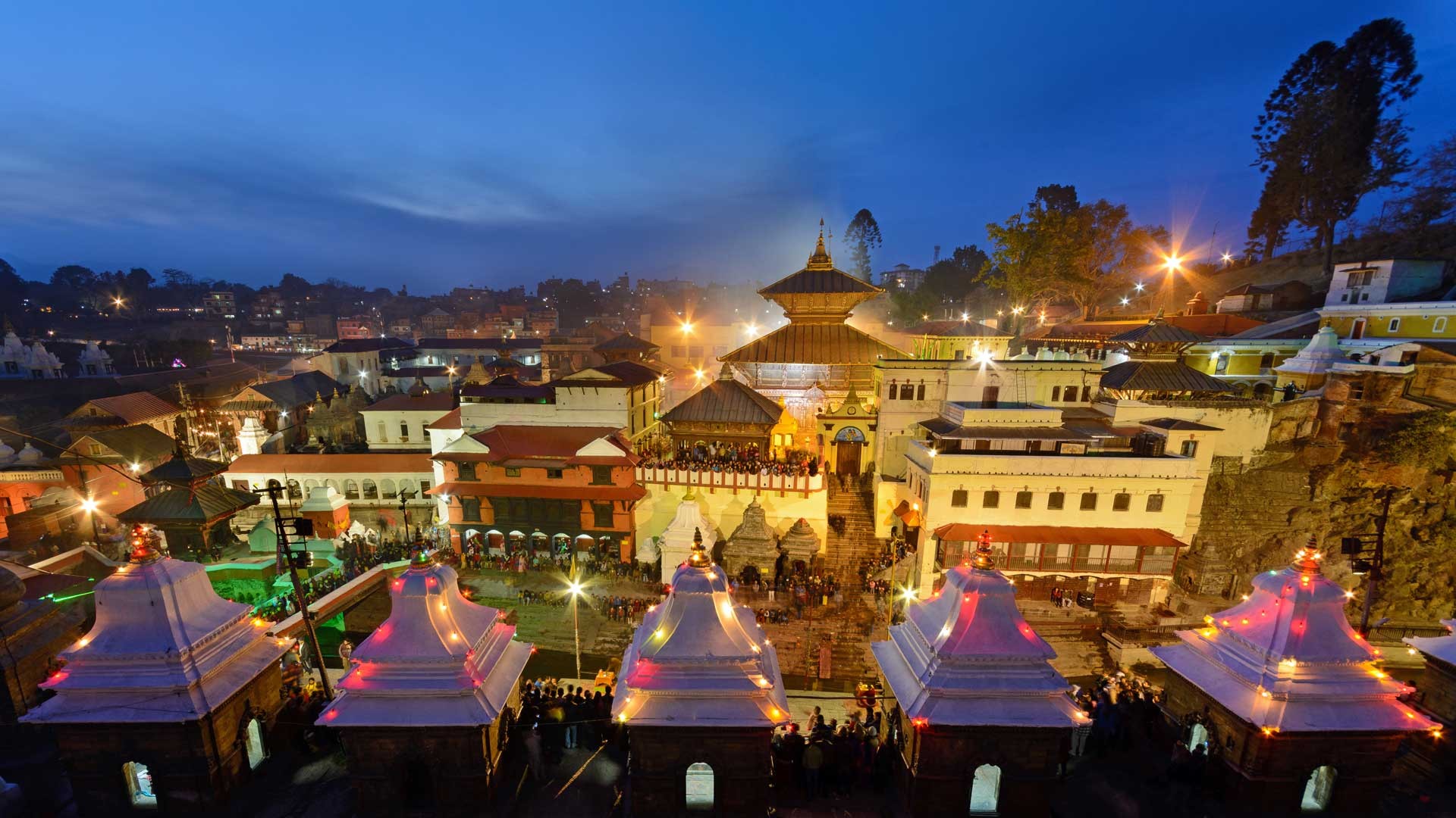 पशुपतिनाथ मन्दिर क्षेत्रमा जता हेर्यो उतै अनियमितता