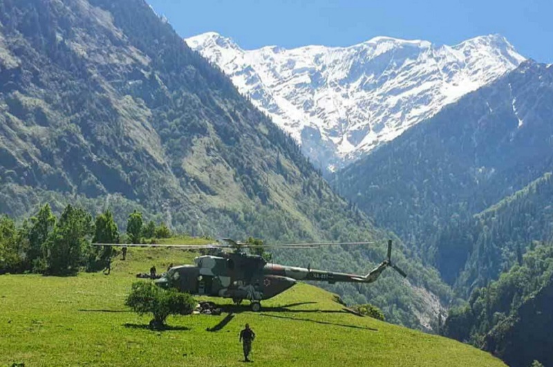 छाङरु र तिकंरको जनगणना गरेर गणकहरु हेलिकप्टरमा सदरमुकाम फर्किए