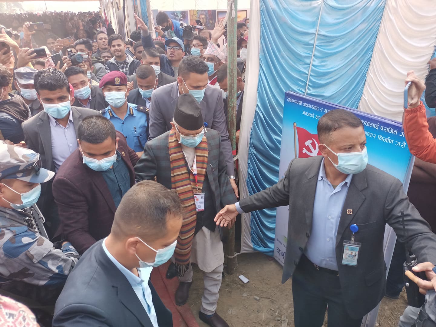 एमाले महाधिवेशन : सौराहाको होटल सेभेन स्टारमा बन्दसत्र सुरु