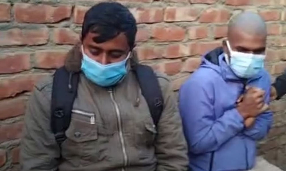 कोरोनाको खोप लगाउँदा घूस माग्ने दुई स्वास्थ्यकर्मी पक्राउ