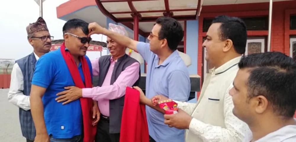 मतपत्र च्यातेर प्रचण्डपुत्री रेणुलाई चुनाब जिताएका तामाङ एमालेमै फर्किए