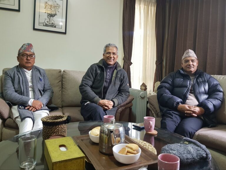 विवेकशील साझा पार्टीका अध्यक्ष रबिन्द्र मिश्र राप्रपामा प्रवेश गर्ने तयारीमा
