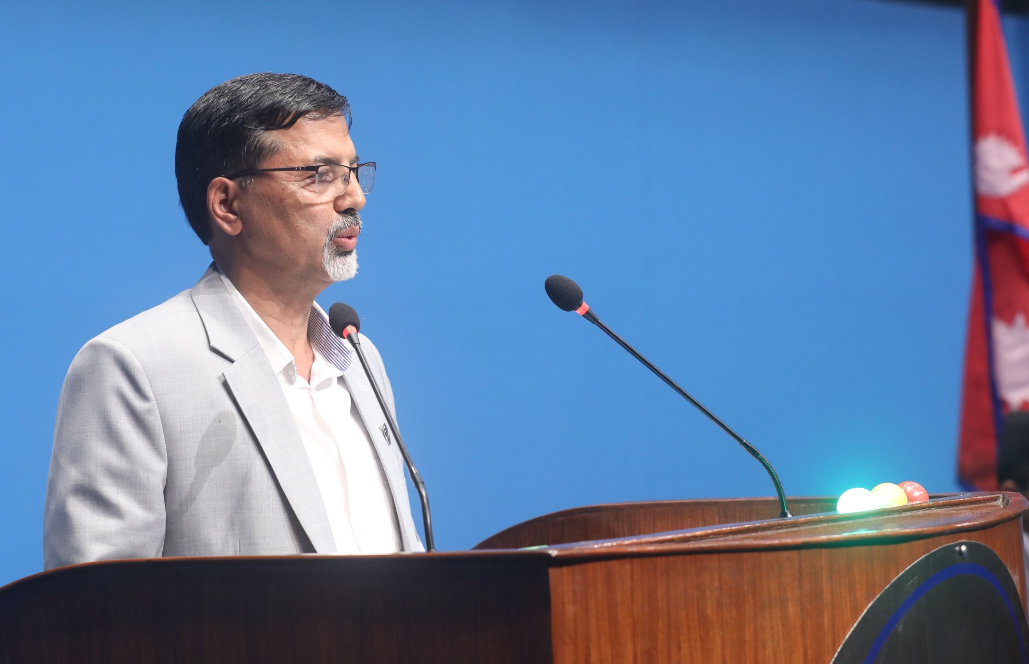 अर्थमन्त्री शर्माद्वारा करीब १८ खर्बको बजेट प्रस्तुत (हेर्नुस बजेटको पूर्ण पाठ)
