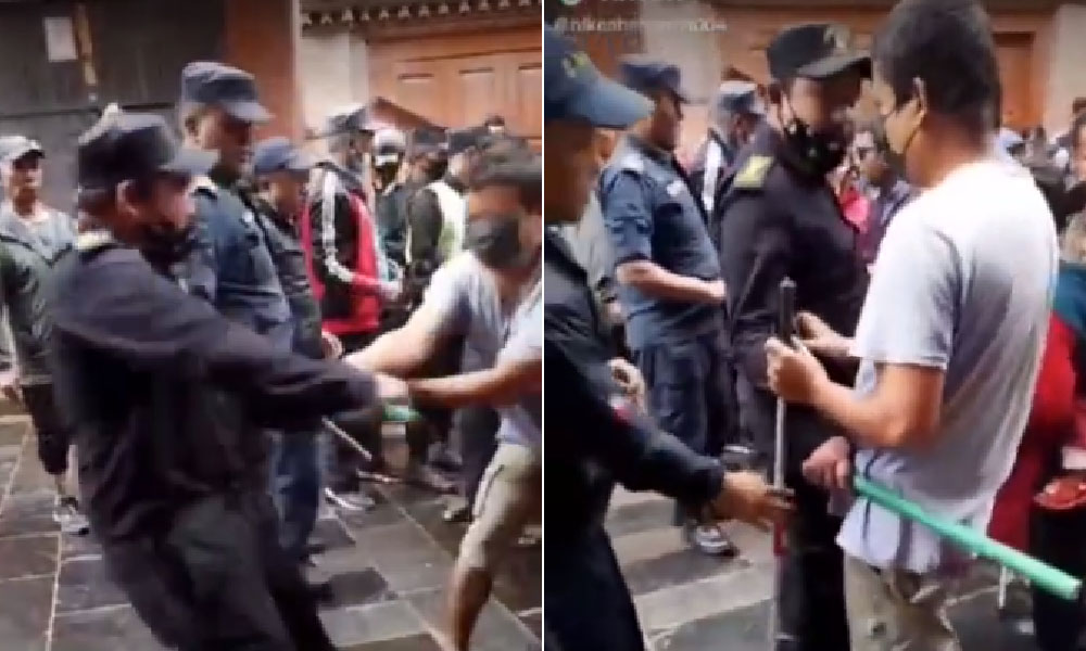काठमाडौंको बौद्ध स्तूपा परिसरमा दृष्टिबिहिनहरुको हातको छडी खोसेर घोर अपमान