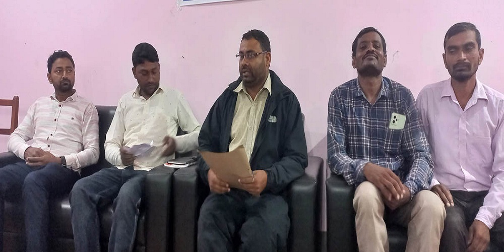 नवलपरासीका किसानहरू निर्बाध रुपमा भित्रिने भारतीय केराविरुद्ध आन्दोलित, भारतीय केरा जफत गर्ने  तयारी