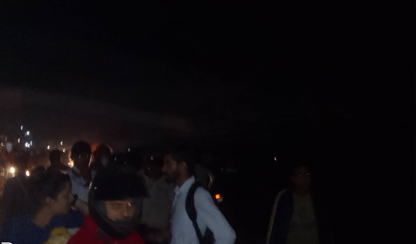 धनगढीको बीच बजारमै संसाँझै पुर्व प्रहरीका बाबुछोरामाथि कुटपिट : दुई महिला बेहोश