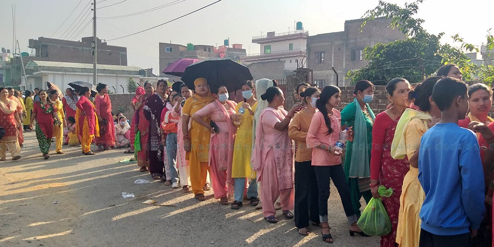तेल लगाएर रोग निको पार्छु भन्ने ‘सिमान्त गुरु’ दाङमा कार्यक्रमै नगरिकन टाप!