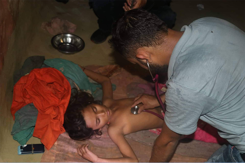 डडेल्धुरामा झाडापखाला