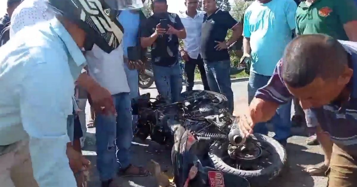 बुटवलको तामनगरमा भएको दुर्घटनाग्रस्त मोटरसाइकल