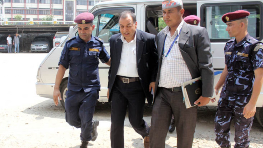 कर फर्छ्योट आयोगका सदस्य सचिव एबम आन्तरिक राजस्व विभागका तत्कालिन महानिर्देशक चुडामणि शर्मा