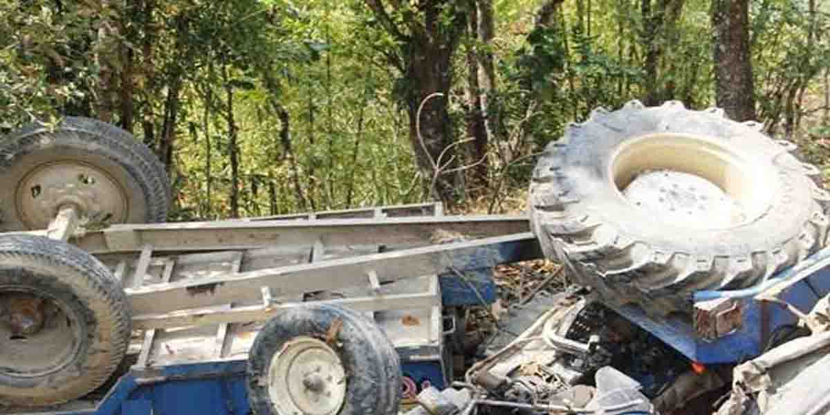 नवलपरासीमा ट्रयाक्टर दुर्घटना : १३ वर्षीय बालकको मृत्यु, एक गम्भीर घाइते