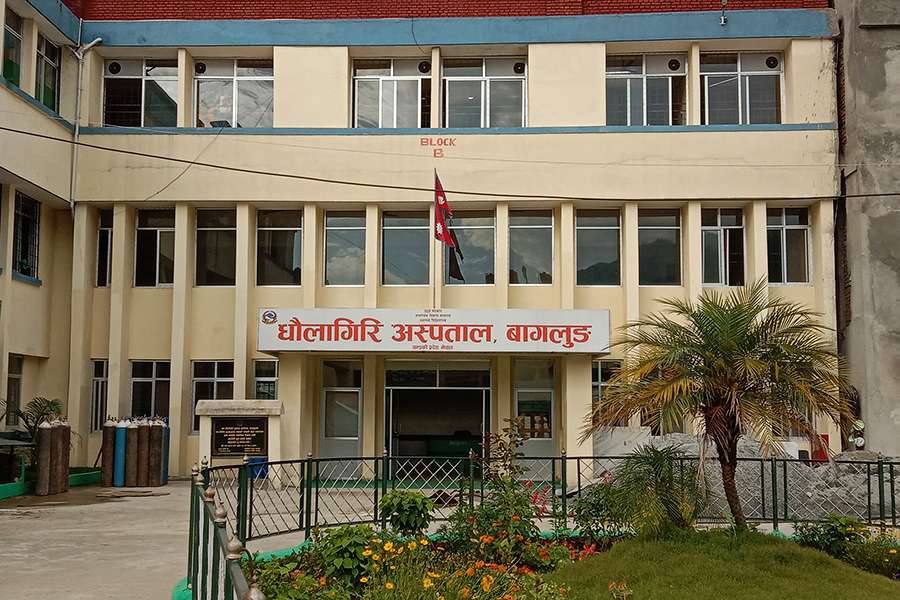धौलागिरि अस्पतालमा जन्मियो, अहिलेसम्मकै बढी तौल भएको बच्चा