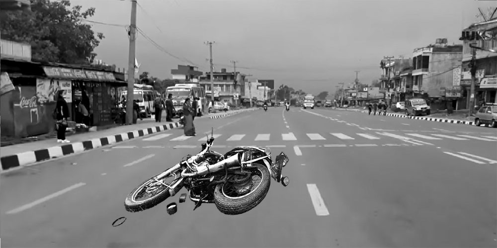 धरानमा मध्यराती मोटरसाइकल दुर्घटना : दुई प्रहरी गम्भीर घाइते