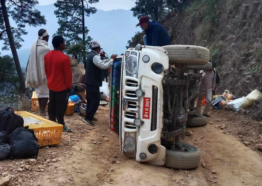 कैलालीमा जिप पल्टियो, पाँच जना घाइते