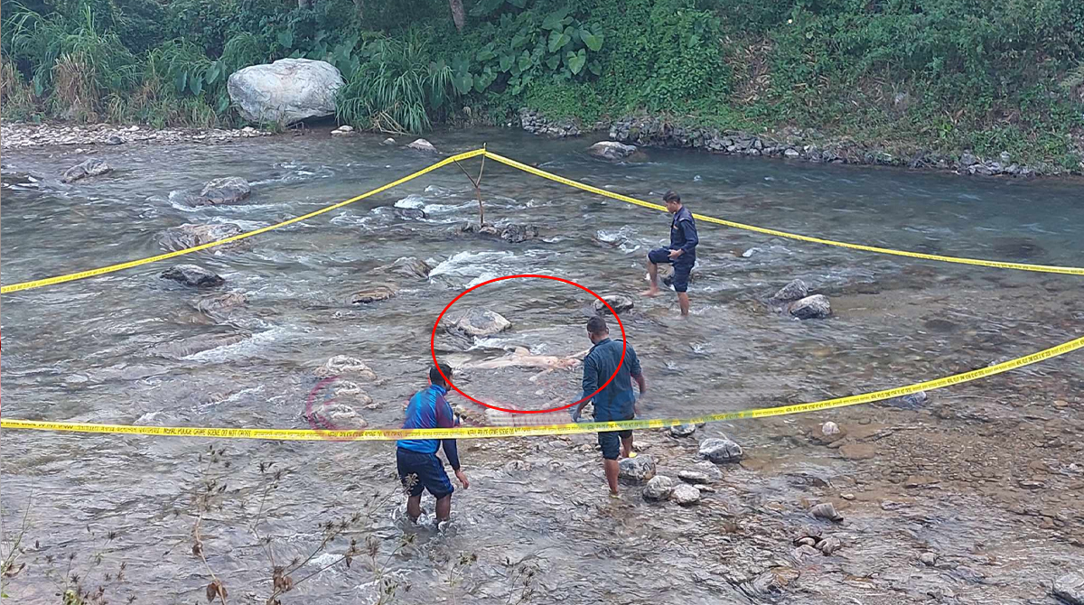 एकाबिहानै श्रीलंकाटोलकी किशोरी स्कुल नजिकैको खोलामा नग्न अवस्थामा मृत भेटिइन्