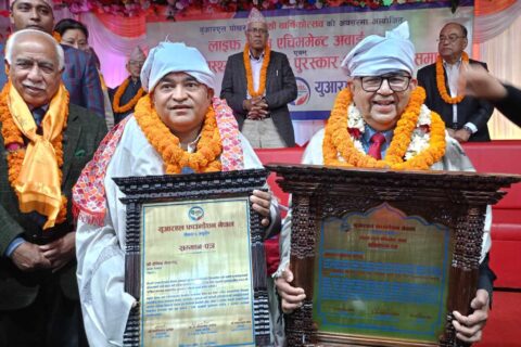 पत्रकार दिपेन्द्र श्रेष्ठ र डा. बुद्धिबहादुर थापा सम्मानित