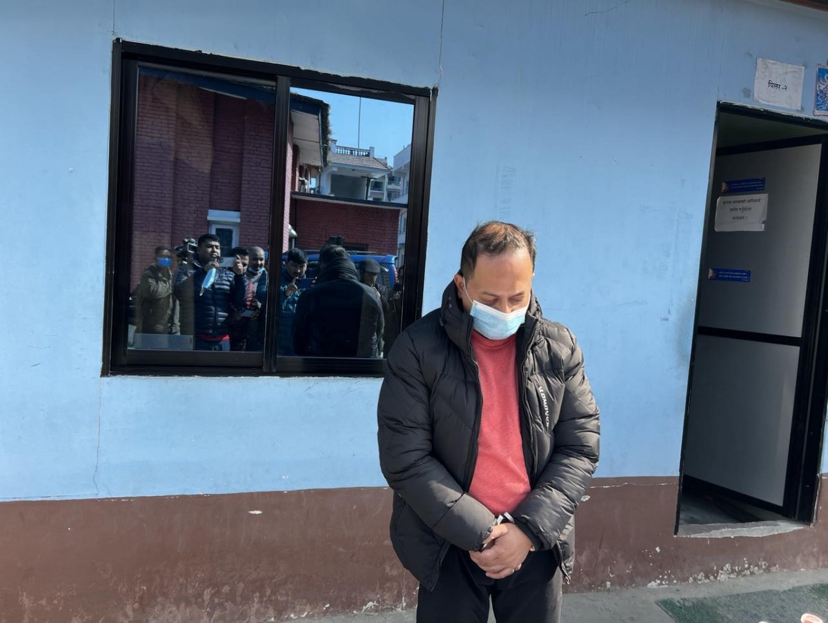 प्रहरीले पक्राउ गरेका नक्कली डाक्टर सम्बुद्ध भट्टाचार्य