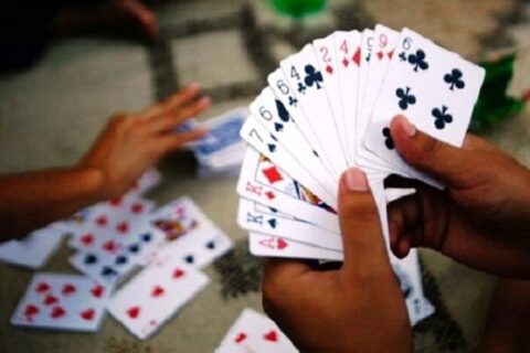 जुवातास खेलिरहेका दुई महिलासहित आठ जना जुवाडे पोखराबाट पक्राउ