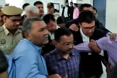 किन पक्राउ परे भारत नयाँदिल्लीका मुख्यमन्त्री केजरीवाल ?