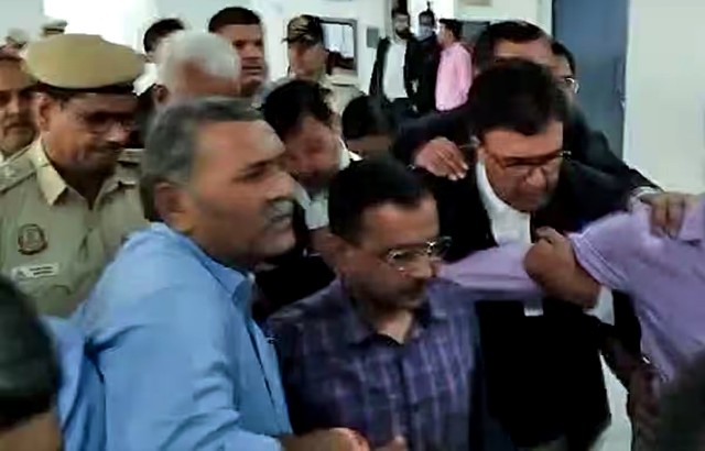 नयाँ दिल्ली (भारत) का मुख्यमन्त्री केजरिवाल पक्राउ