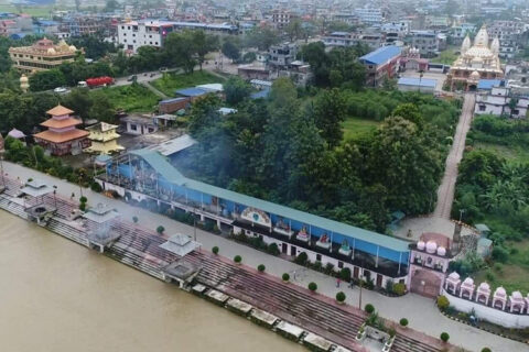 इटहरीको मुक्तिघाटमा दाउराको हार मिलाउने र शव जलाउने युवाको मलामीद्वारा हत्या