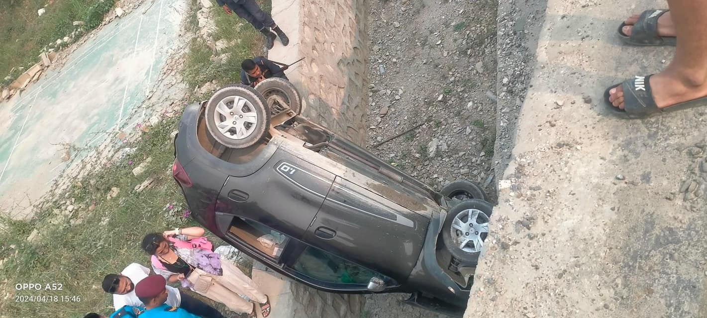 तनहुँको व्यास-१२ कमलबारीमा दुर्घटनाग्रस्त कार