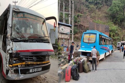 एकाबिहानै मुग्लिन पुलजिपमा दुइवटा बस ठोक्कियो, पांच जना घाईते