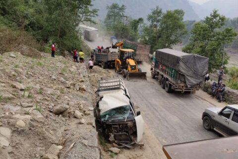 कुरिनटार दुर्घटनामा १३ घाइतेमध्ये तीन जनाको अवस्था गम्भीर (नामावलीसहित)