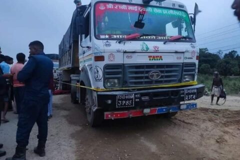 सिरहामा ट्रकले मोटरसाइकललाई किच्दा दुई जनाको घटनास्थलमै मृत्यु