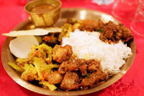 यात्रुलाई बासी खाना बेच्ने होटललाई दुई लाख रुपियाँ जरिवाना