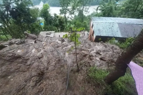 बाजुरामा पहिरो जाँदा चार जना घाइते
