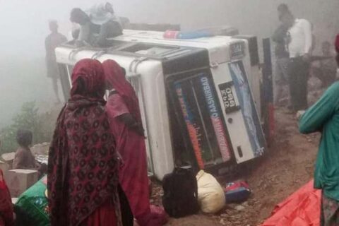 दाङमा जिप दुर्घटना : एक यात्रीको मृत्यु, लमजुङ मध्य नेपाल निवासी बास्तोलासहित छजना घाइते