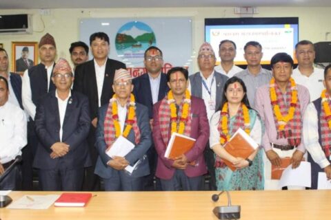 शहरी योजना आयोगका उपाध्यक्ष र दुई सदस्यले पोखराका मेयर आचार्यलाई बुझाए राजीनामा