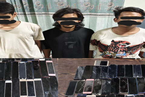 एउटा चोरीको मोबाइल किन्ने पोखराको मोबाइल पसलबाट ४६ थान मोबाईल बरामद : चोर्ने दुई जना र किन्ने मोबाइल पसले समेत पक्राउ