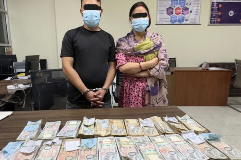 काठमाण्डौबाट स्रोत नखुलेको १९ लाख रुपैयाँ सहित दोलखाका दुई जना पक्राउ