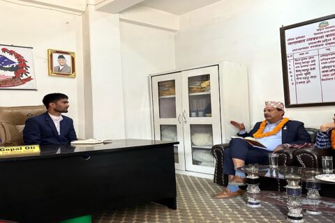 यातायात व्यवस्था कार्यालय, डुम्रेलाई पांच रोपनी निजि जग्गा दानमा दिन स्थानीय तयार : हाकिमले देखाए  कर्मचारी अभाव
