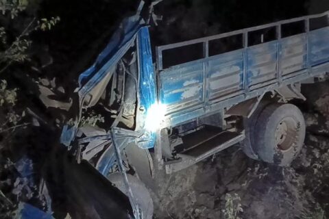 काभ्रेमा निशान ट्रक दुर्घटना हुँदा चालकसहित दुई जनाको घटनास्थलमै मृत्यु