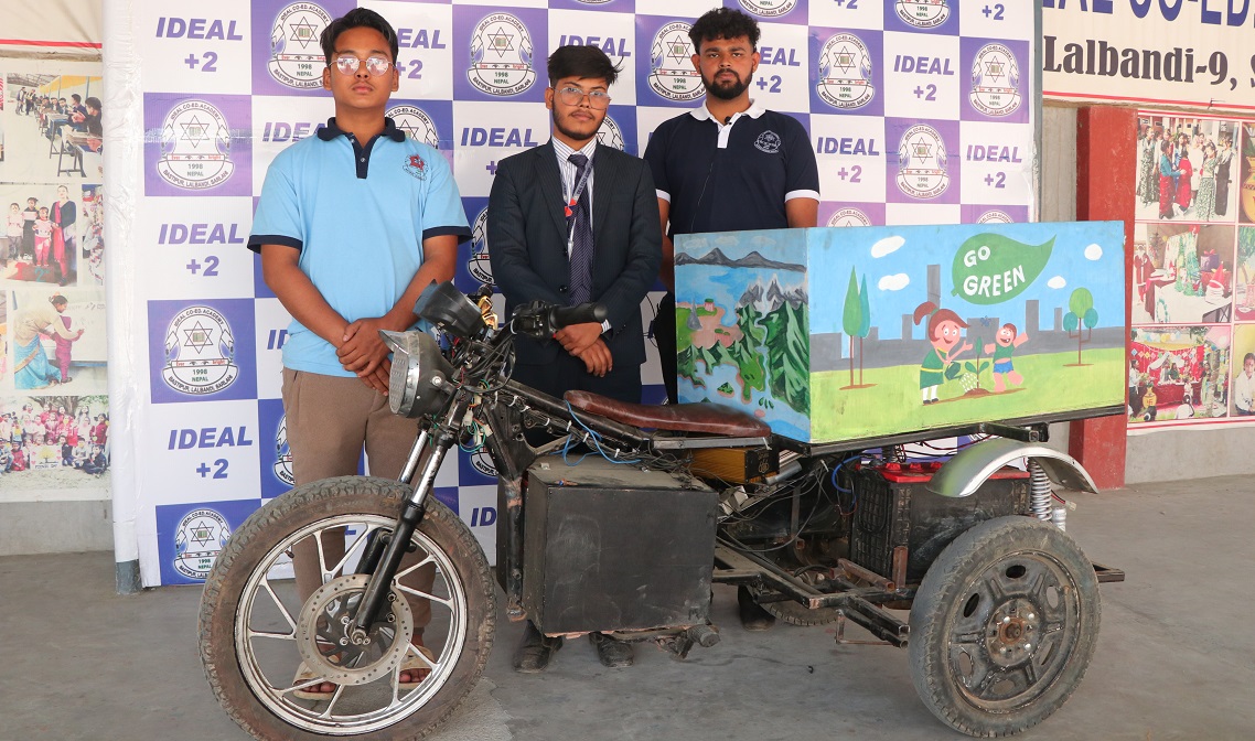 सर्लाहीका तीन विद्यार्थीले बनाए ईभी ट्रयाक्टर
