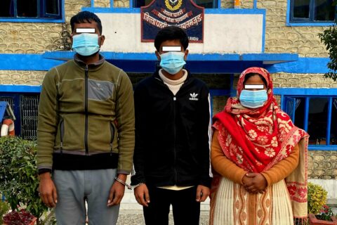 १४ वर्षीया बालिकालाई अपहरण गरी भारत पुर्याएको आरोपमा एकैपरिवारका तीन जना भारतीय लमजुङमा पक्राउ