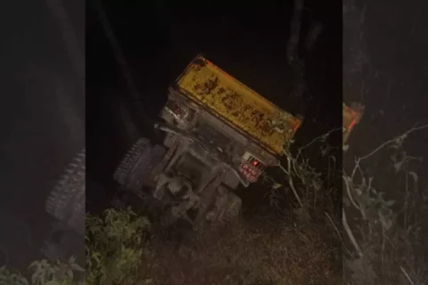 स्याङ्जामा ट्रिपर पल्टिँदा एक जनाको मृत्यु, चार जना गम्भीर घाइते