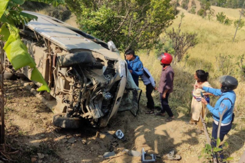 दैलेखमा विद्युतीय गाडी दुर्घटना : एसईई परिक्षा दिएर फर्किएका चार बिद्यार्थी घाइते