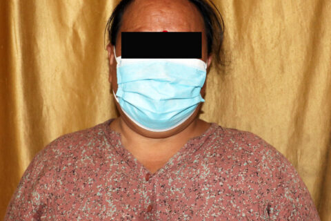 झन्डै साढे सात लाख रुपियाँको गरगहना किनेर खातामा पैसा नभएको चेक दिने महिला पोखराबाट पक्राउ