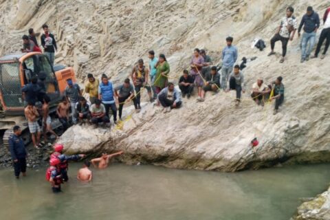 मकवानपुरको सिस्नेरी दहमा डुबेर मामाघर आएका दाजुभाइसहित तीन बालकको मृत्यु