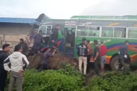 मकवानपुरमा बसले ठक्कर दिंदा दुई शिक्षकसहित तीन जना पैदलयात्रीको मृत्यु, तीन घाइते
