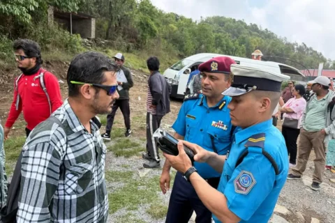 लागू औषध तथा मादक पदार्थ सेवन गरेर प्याराग्लाइडिङ उडाउने एक पाइलट पोखरामा पक्राउ